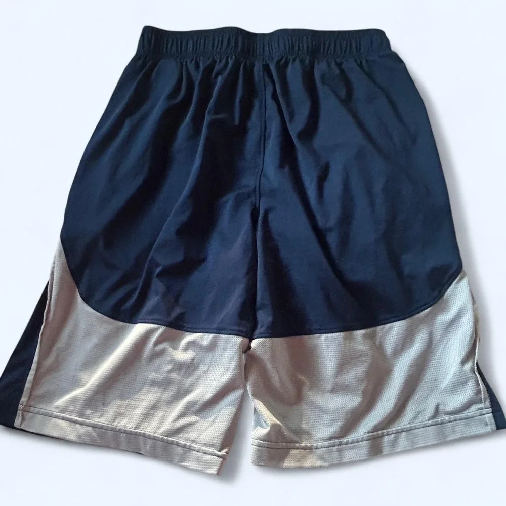 Men's under armour men's medium blue basketball shorts